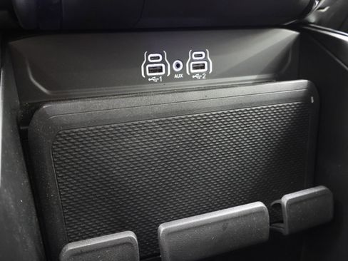 Used 2025 RAM 2500 Big Horn AWD/4WD image 11