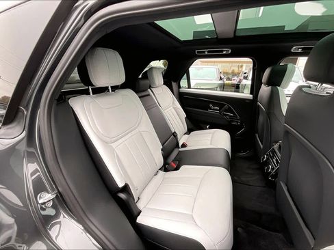 Used 2025 Land Rover Range Rover Sport Dynamic SE image 30