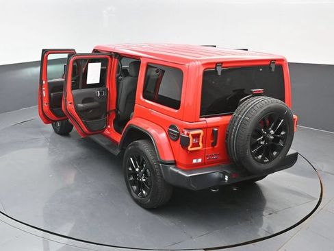 Used 2025 Jeep Wrangler Unlimited Sahara AWD/4WD image 23