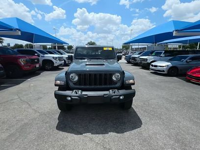 Used 2025 Jeep Gladiator Sport