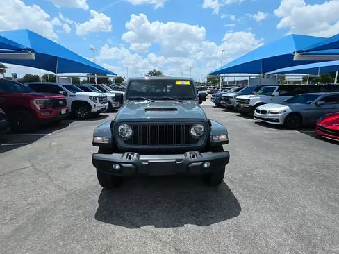 Used 2025 Jeep Gladiator Sport AWD/4WD image 1