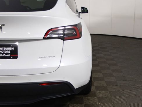 Used 2021 Tesla Model Y Long Range image 17