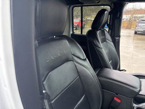 Used 2022 Jeep Wrangler Unlimited Sahara w/ Cold Weather Group AWD/4WD image 36