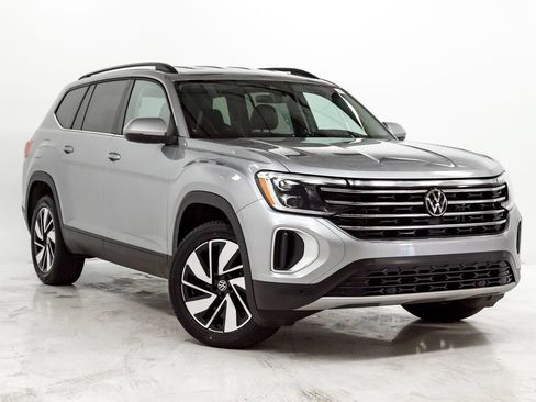 Used 2024 Volkswagen Atlas SE FWD image 6