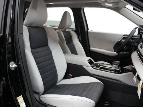 New 2026 Mitsubishi Outlander SE image 19