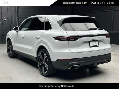 Used 2023 Porsche Cayenne image 4