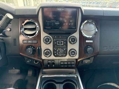 Used 2015 Ford F350 Lariat w/ Lariat Interior Package AWD/4WD image 18