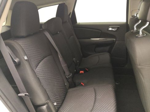 Used 2019 Dodge Journey SE image 19