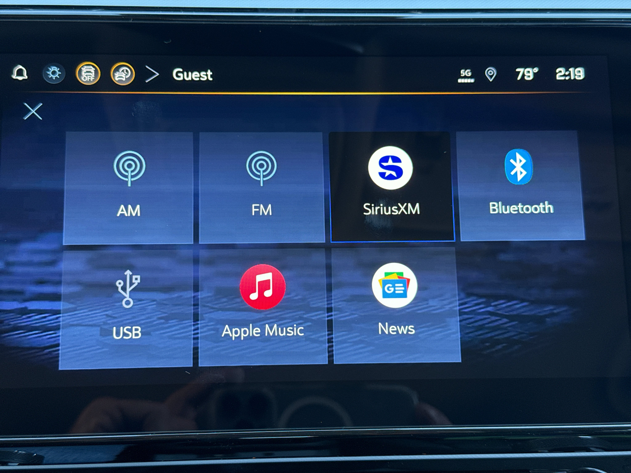 New 2027 Chevrolet Bolt LT w/ Comfort Package FWD image 20
