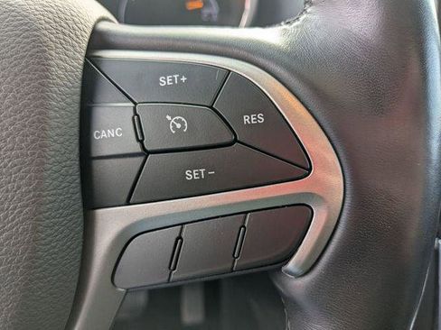 Certified 2022 Jeep Grand Cherokee Limited image 16