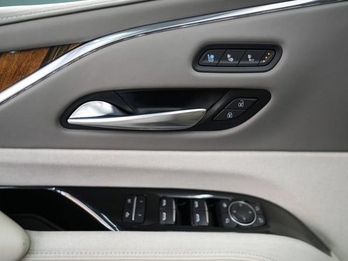 Used 2024 Cadillac Escalade ESV Sport Platinum w/ LPO, ONYX Package AWD/4WD image 12