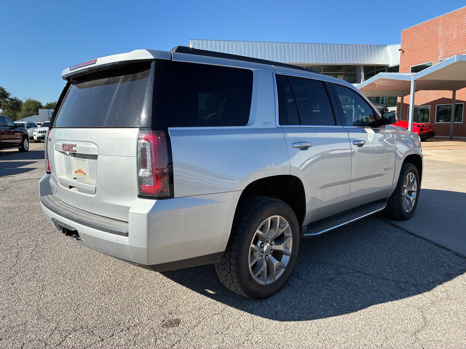 Used 2017 GMC Yukon SLT w/ Open Road Package AWD/4WD image 18