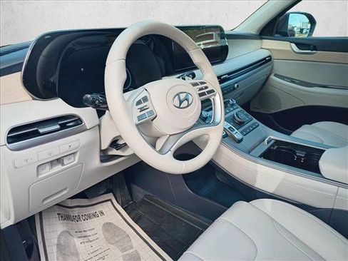 Used 2024 Hyundai Palisade Limited image 12