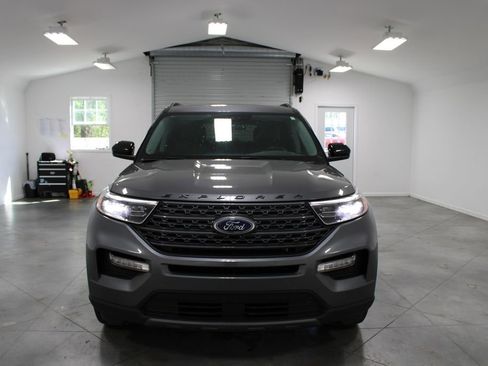 Used 2023 Ford Explorer XLT w/ Equipment Group 202A image 3