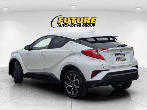 Used 2019 Toyota C-HR XLE FWD image 7