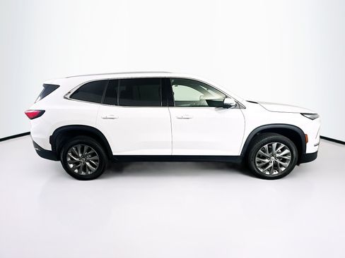 Used 2025 Buick Enclave Preferred FWD image 10