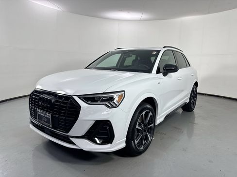 Used 2025 Audi Q3 2.0T Premium Plus w/ Premium Plus Package AWD/4WD image 24