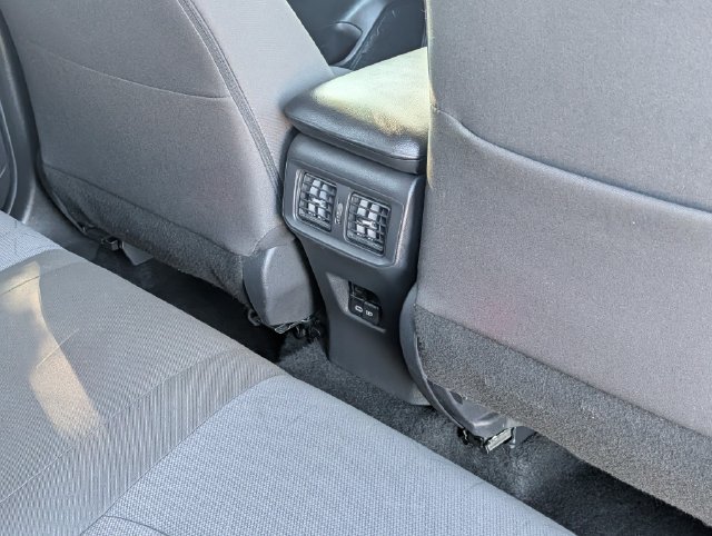 Used 2025 Toyota RAV4 XLE FWD image 30