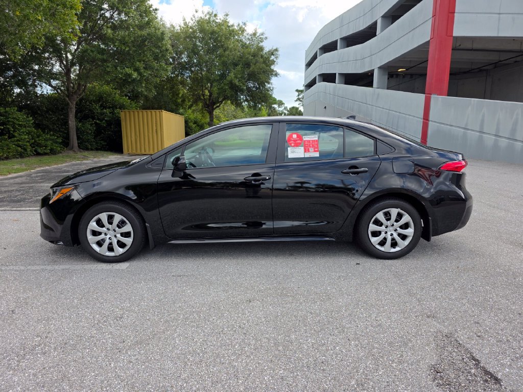 New 2027 Toyota Corolla LE FWD image 8