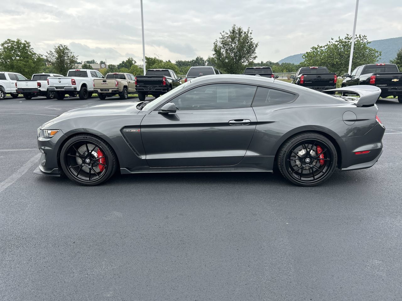 Used 2018 Ford Mustang Shelby GT350R w/ GT350R Equipment Group 920A RWD image 4