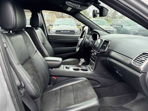 Used 2022 Jeep Grand Cherokee Laredo X image 24