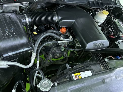 Used 2018 RAM 1500 Express RWD image 28