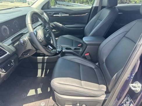 Used 2024 Kia Seltos EX FWD image 8