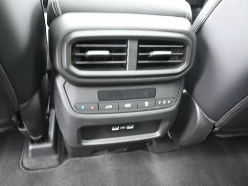 Used 2023 Honda Pilot Touring image 31