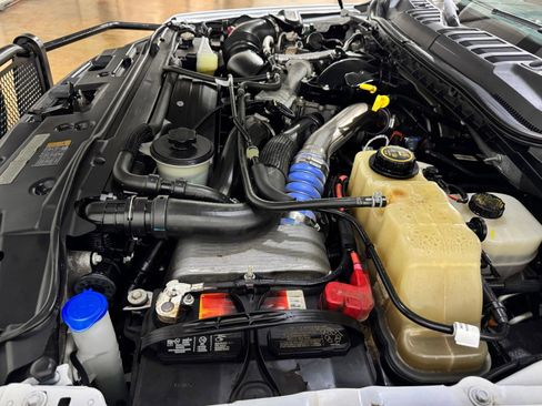 Used 2019 Ford F550 4x4 Crew Cab Super Duty w/ Power Equipment Group image 46