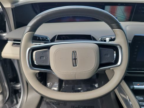 Used 2024 Lincoln Nautilus Premier AWD/4WD image 20