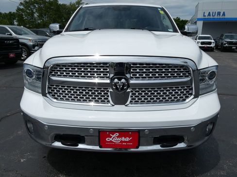 Used 2018 RAM 1500 Laramie w/ Convenience Group AWD/4WD image 9