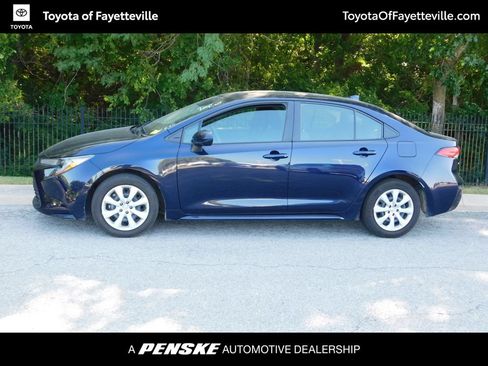 Used 2025 Toyota Corolla LE FWD image 2