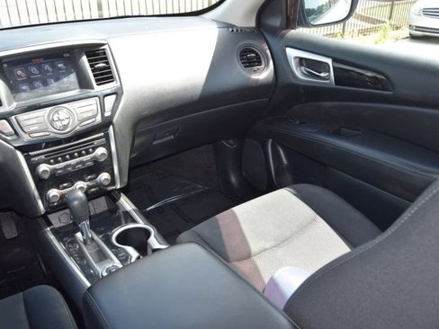 Used 2018 Nissan Pathfinder S AWD/4WD image 31