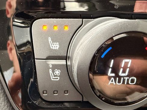 Used 2025 Toyota Grand Highlander AWD image 19