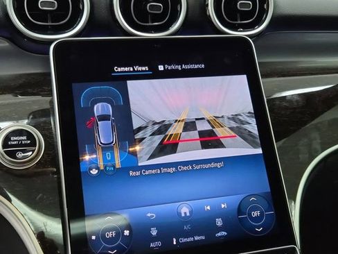 Used 2025 Mercedes-Benz GLC 300 image 30