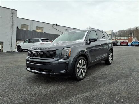 Used 2022 Kia Telluride S image 3