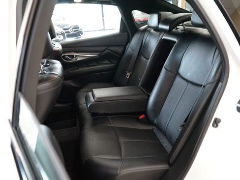 Used 2018 INFINITI Q70 Luxe w/ Sport Package AWD/4WD image 51
