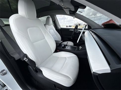 Used 2023 Tesla Model Y Performance image 26