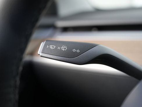 Used 2023 Tesla Model 3 Standard Range image 46