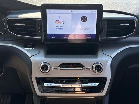 Certified 2023 Ford Explorer XLT w/ Equipment Group 202A image 23