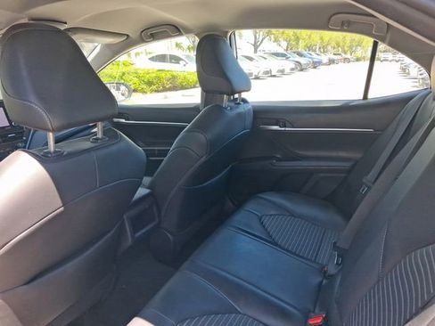 Used 2023 Toyota Camry SE image 5
