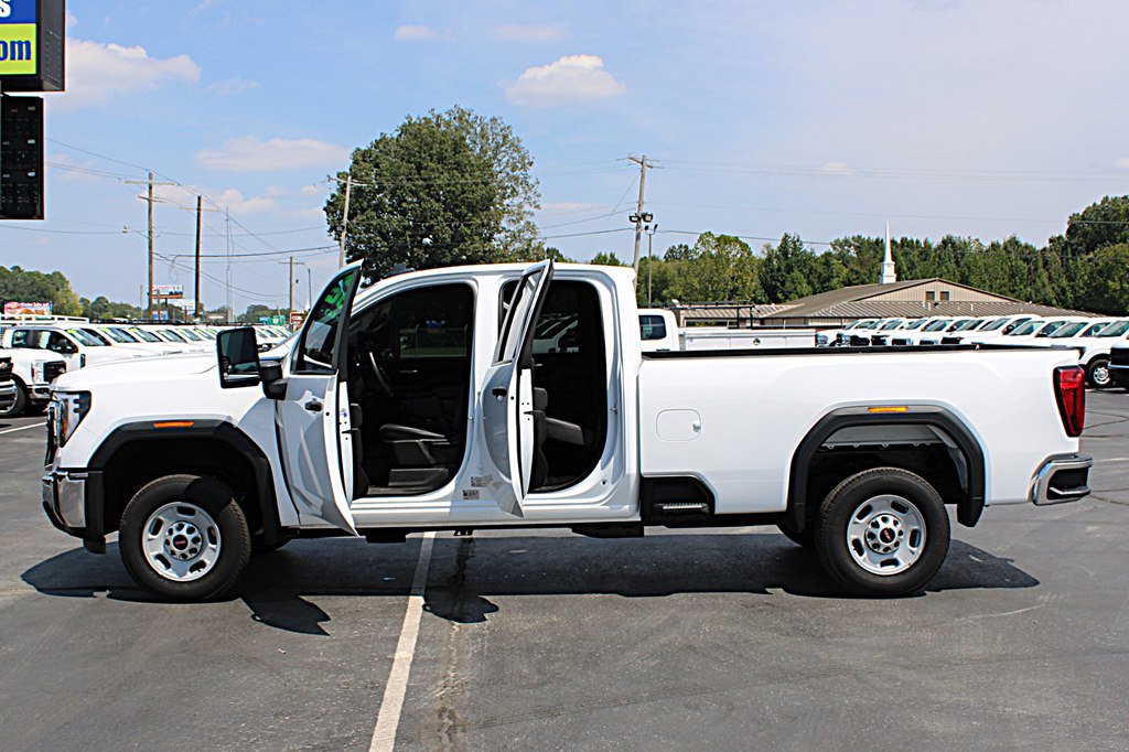 Used 2025 GMC Sierra 2500 Pro w/ Convenience Package RWD image 9