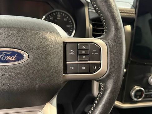 Certified 2024 Ford Expedition XLT image 18