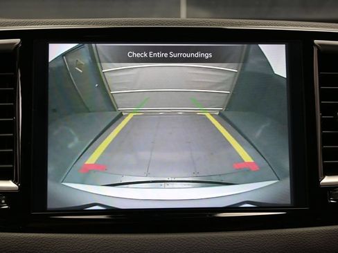 Used 2024 Chrysler Pacifica Touring-L FWD image 36