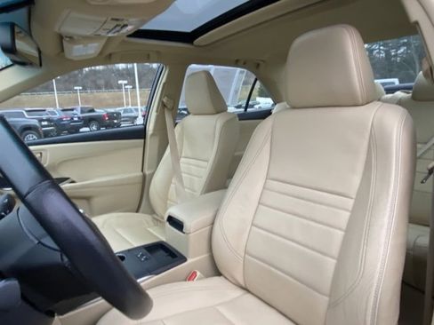 Used 2015 Toyota Camry XLE image 11