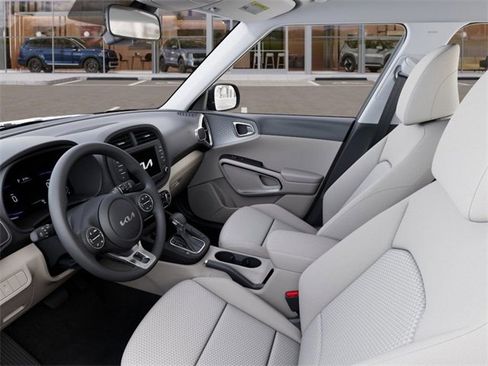 New 2025 Kia Soul LX w/ LX Technology Package image 17