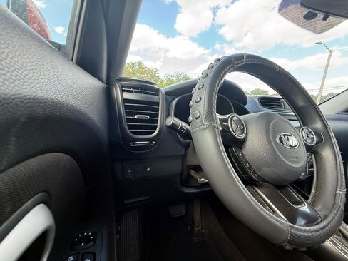 Used 2019 Kia Soul FWD image 20