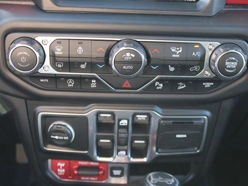 Used 2018 Jeep Wrangler Unlimited Rubicon image 24