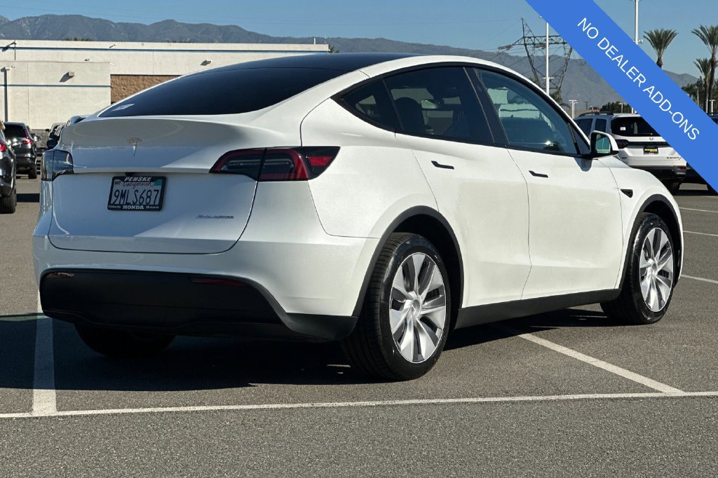 Used 2024 Tesla Model Y Long Range AWD/4WD image 4
