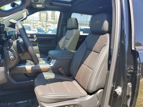 New 2026 Chevrolet Silverado 1500 High Country w/ Midnight Edition AWD/4WD image 19